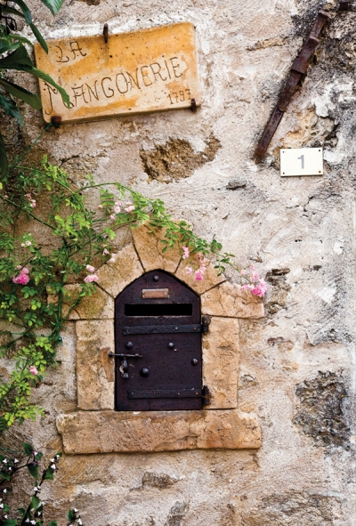 Retro mailbox